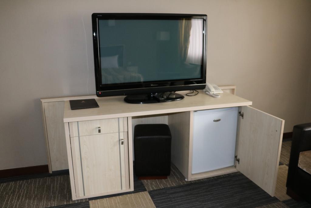 Aktau Hotel Екстер'єр фото