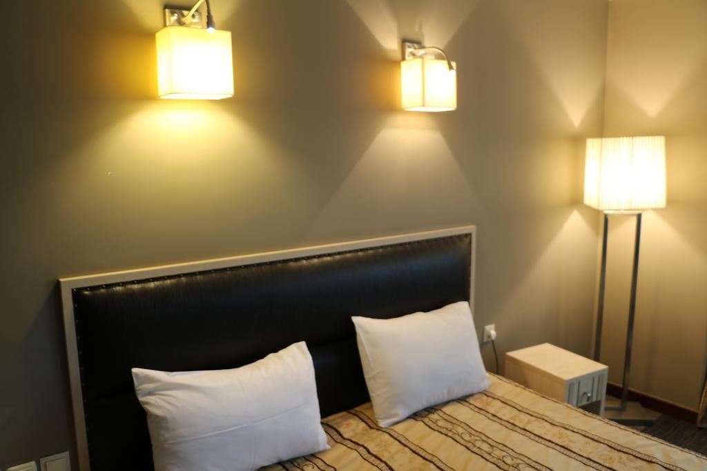 Aktau Hotel Екстер'єр фото