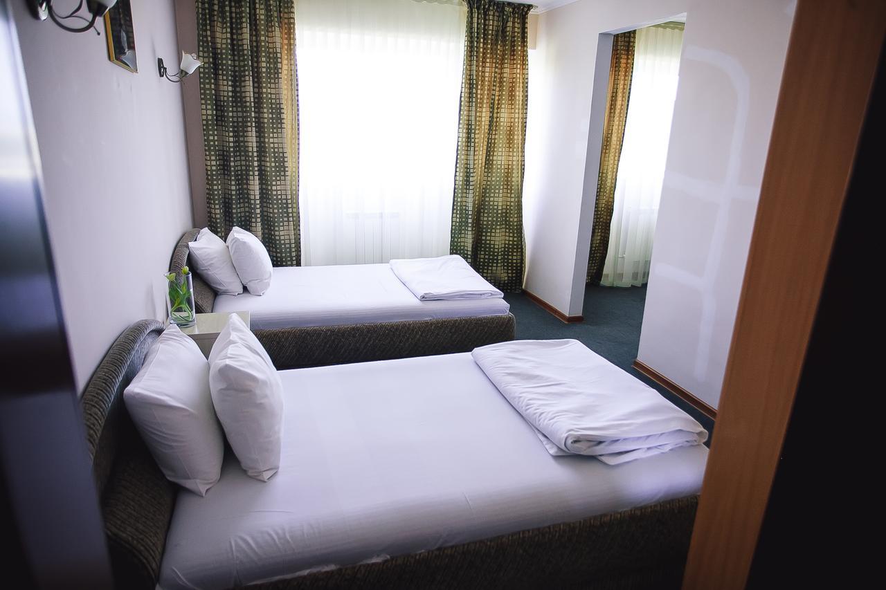 Aktau Hotel Екстер'єр фото