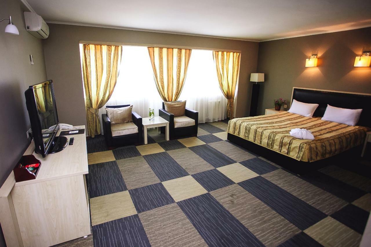 Aktau Hotel Екстер'єр фото